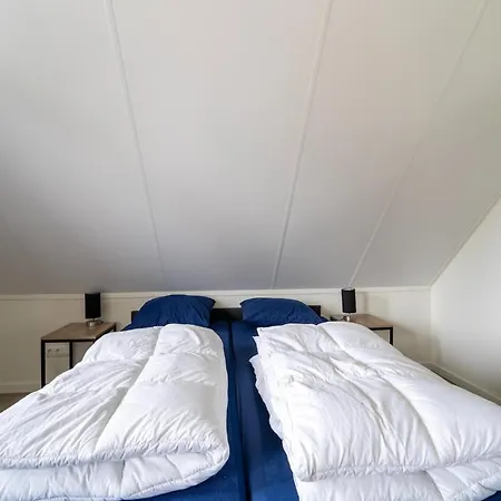 別荘 In South Holland By Stompaarde Plas, Cleaning Included Simonshaven