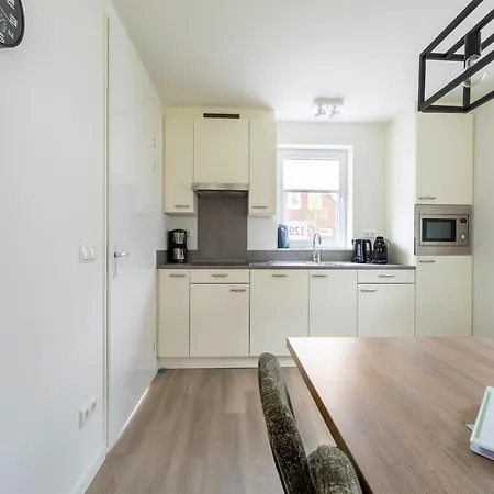 In South Holland By Stompaarde Plas, Cleaning Included *