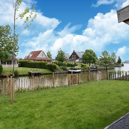 In South Holland By Stompaarde Plas, Cleaning Included 別荘 *